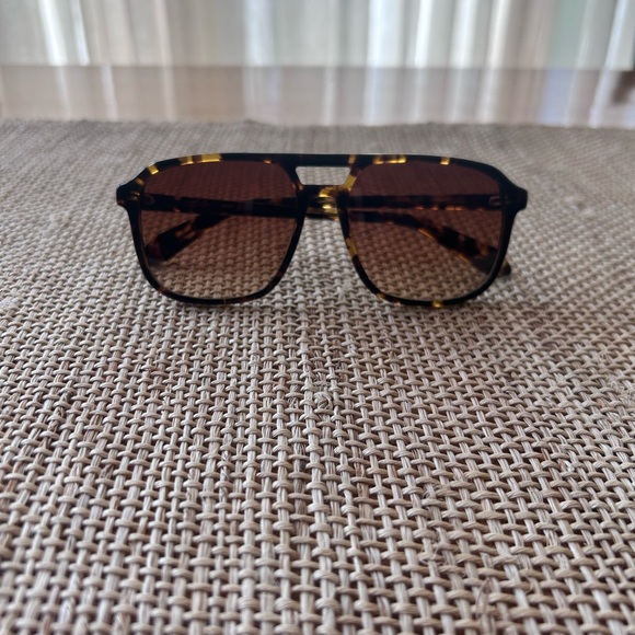 Quay Australia Accessories - New Quay Australia Aviator On The Fly Sunglasses w/Tortoise Frames & Brown Lens.